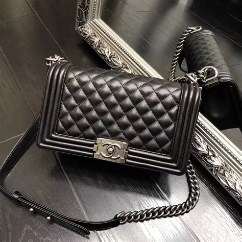 chanel boy 25 cm price|Chanel boy flap bag price.